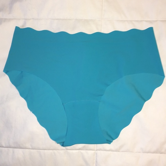 NWOT 3 Victoria’s Secret Panties Large - Picture 8 of 8